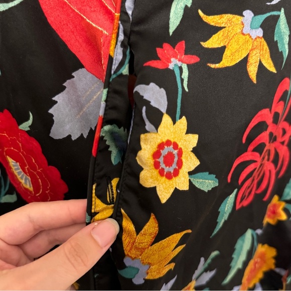 Natori Floral Button Front Top Size Small Long sleeve red black PJs Sleep Shirt - Picture 7 of 7